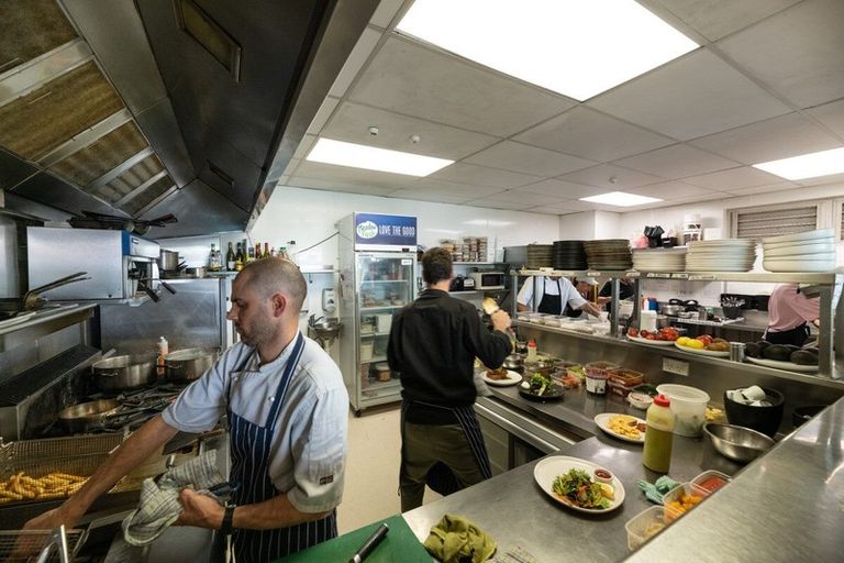 Photo of property in 5/154 Marine Parade, Mount Maunganui, 3116