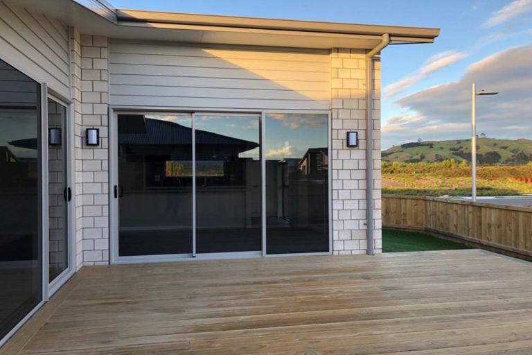 Photo of property in 1 Dunkeld Drive, Papamoa, 3118