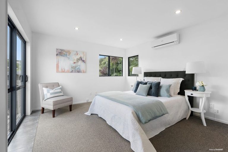 Photo of property in 15a Tallington Crescent, Torbay, Auckland, 0630