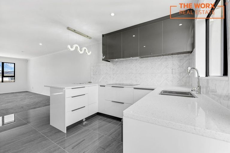 Photo of property in 26b Russell Road, Manurewa, Auckland, 2102