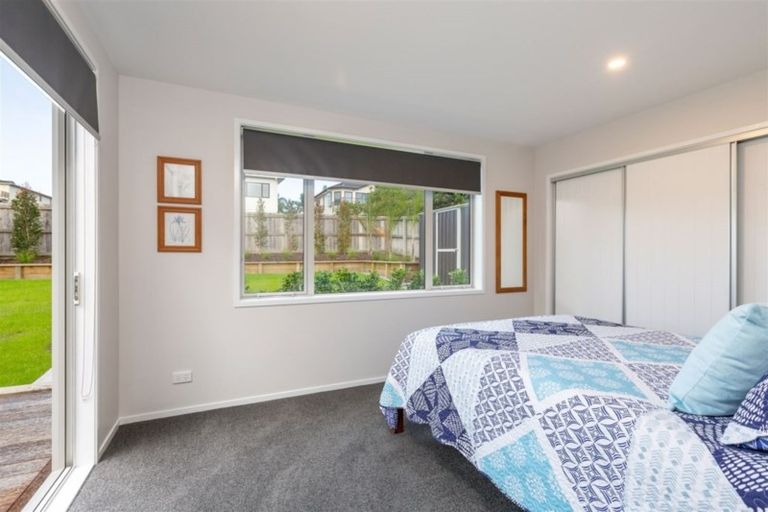 Photo of property in 17 Tindalls Bay Road, Tindalls Beach, Whangaparaoa, 0930