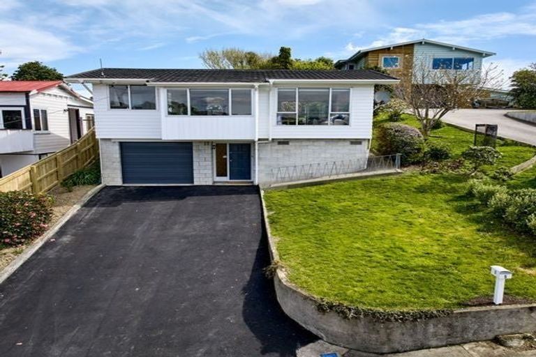 Photo of property in 5 Seaview Road, Paremata, Porirua, 5024
