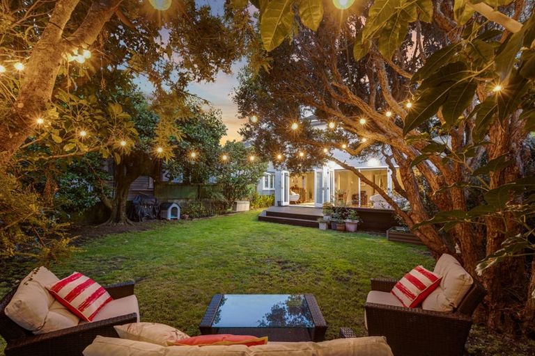 Photo of property in 20 Tuatoru Street, Eastbourne, Lower Hutt, 5013