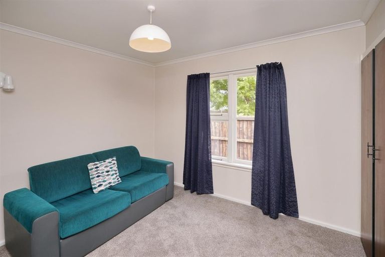 Photo of property in 17 Masham Road, Broomfield, Christchurch, 8042