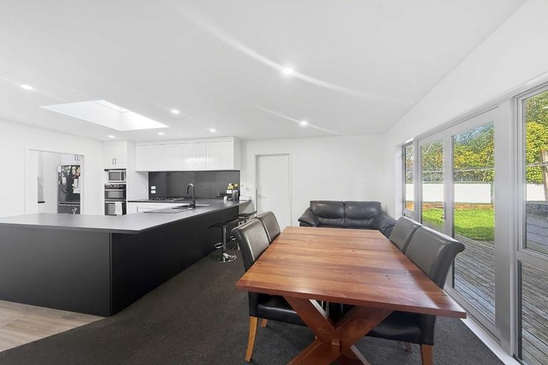 Photo of property in 135 Tirohanga Road, Tirohanga, Lower Hutt, 5010
