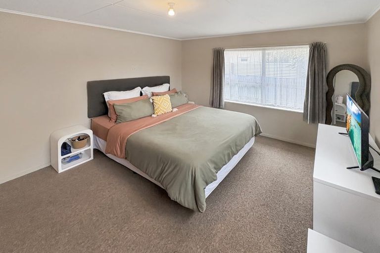 Photo of property in 35 Knowles Street, Terrace End, Palmerston North, 4410