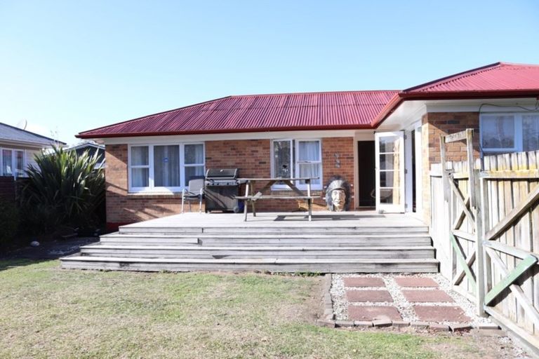 Photo of property in 8 Rollerson Street, Papakura, 2110