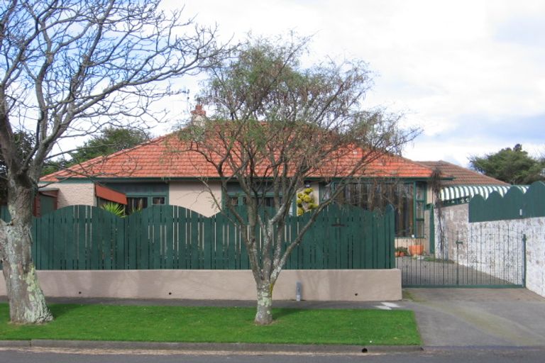Photo of property in 46 Long Melford Road, Awapuni, Palmerston North, 4412