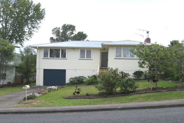Photo of property in 27 Marsh Avenue, Forrest Hill, Auckland, 0620
