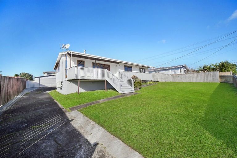 Photo of property in 106 Woodglen Road, Glen Eden, Auckland, 0602