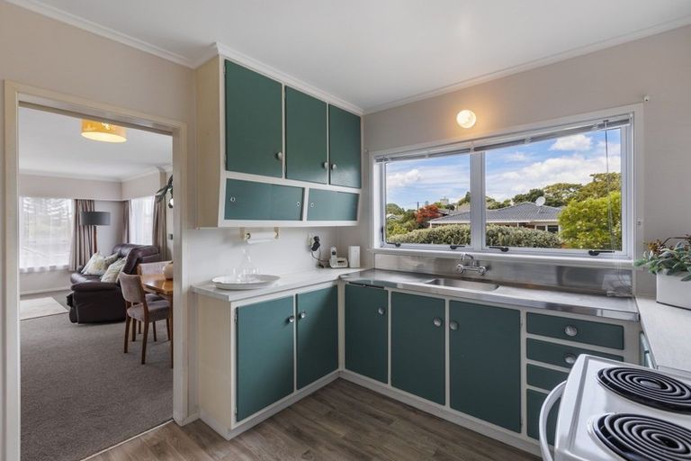 Photo of property in 3/10 Shakespeare Road, Milford, Auckland, 0620