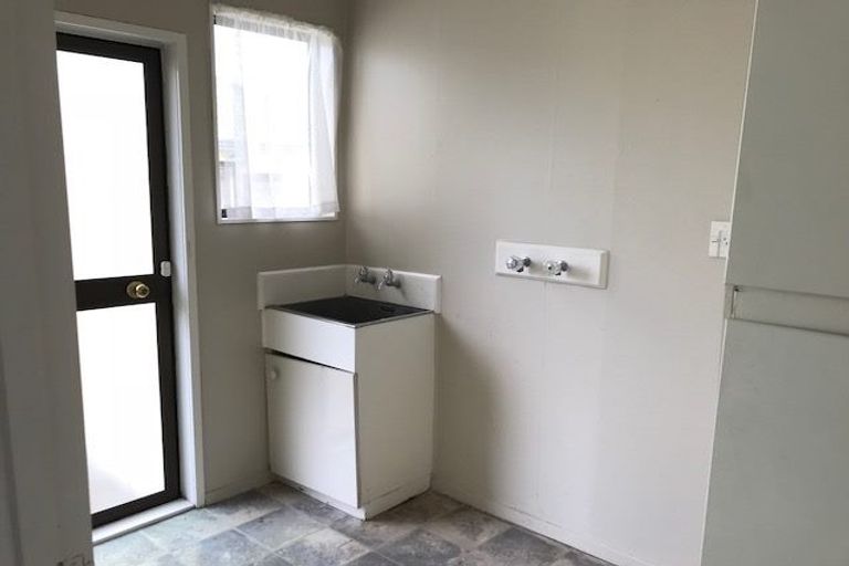 Photo of property in 2/10 Ebenezer Way, Clendon Park, Auckland, 2103