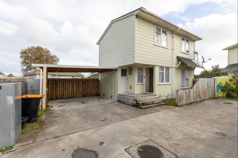 Photo of property in 3 Renfrew Place, Highbury, Palmerston North, 4412