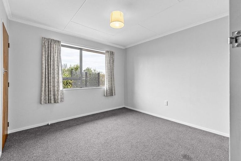 Photo of property in 3 Apollo Parade, Milson, Palmerston North, 4414