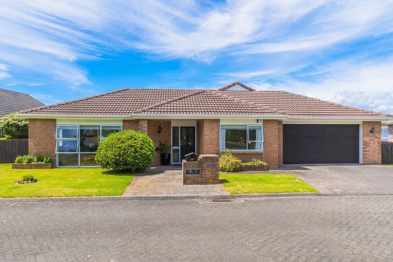 Photo of property in 16 Manly Garden, Paraparaumu Beach, Paraparaumu, 5032