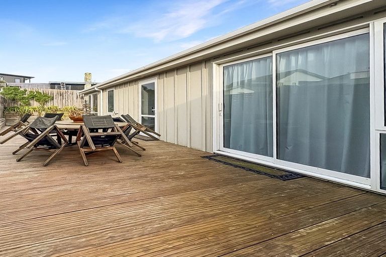 Photo of property in 5a Marine Parade North, Foxton Beach, Foxton, 4815
