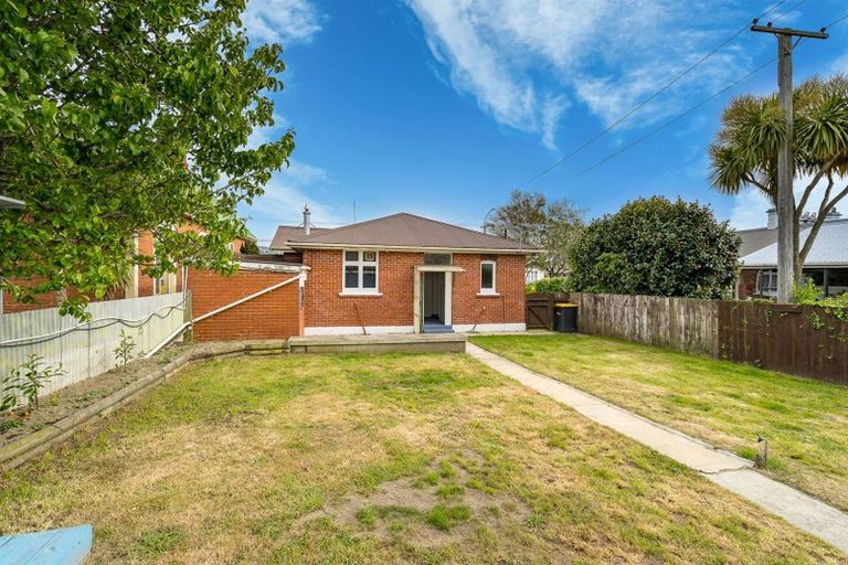 Photo of property in 129 Macandrew Road, South Dunedin, Dunedin, 9012