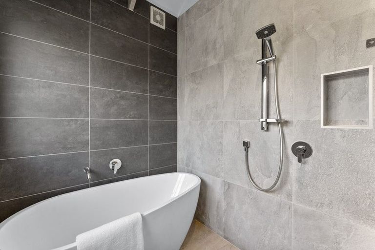 Photo of property in 154a Nile Road, Milford, Auckland, 0620