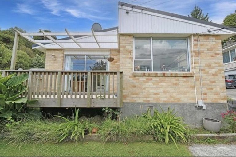 Photo of property in 1/11 Lowry Crescent, Stokes Valley, Lower Hutt, 5019