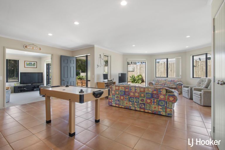 Photo of property in 16 Reo Crescent, Waihi Beach, 3611