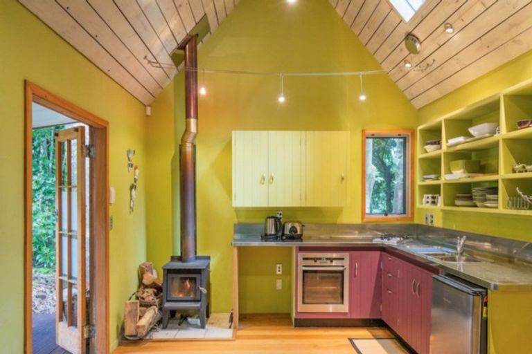 Photo of property in 23b Kakariki Grove, Waikanae, 5036