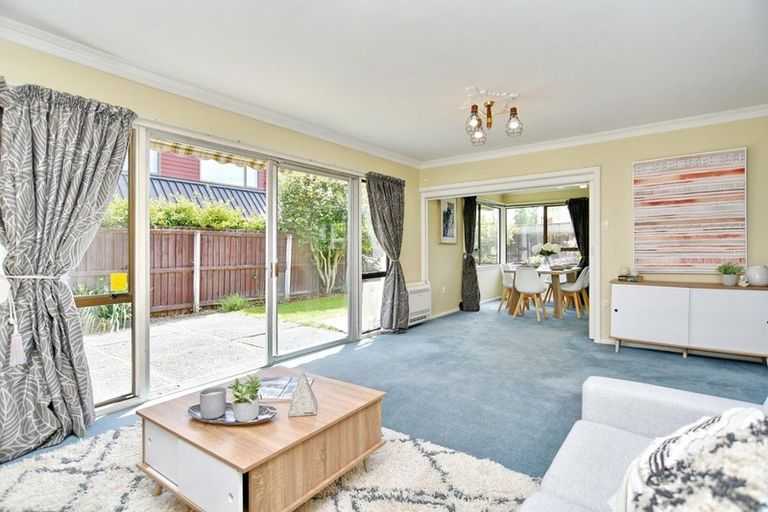 Photo of property in 1/1 Rosedale Place, Avonhead, Christchurch, 8042
