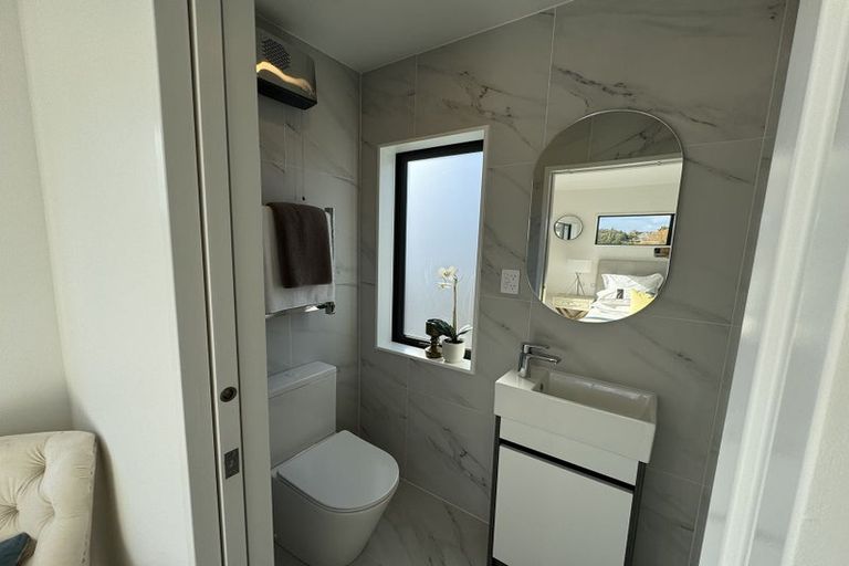 Photo of property in 47b Northcote Road, Hillcrest, Auckland, 0627