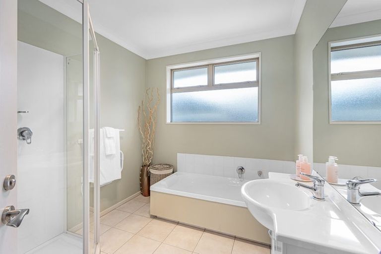 Photo of property in 7 Shield Place, Halswell, Christchurch, 8025