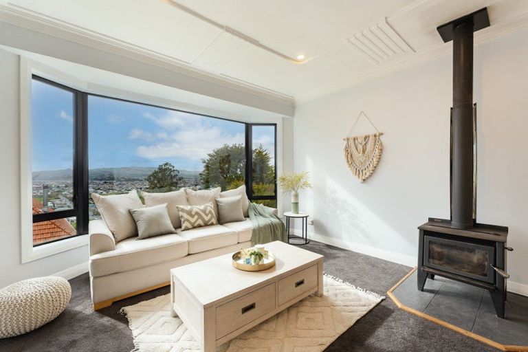 Photo of property in 11 Middleton Road, Kew, Dunedin, 9012