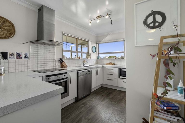 Photo of property in 20a Pine Avenue, Otumoetai, Tauranga, 3110