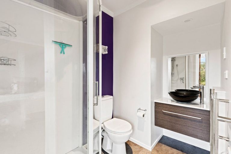 Photo of property in 5h Pembroke Street, Westown, New Plymouth, 4310