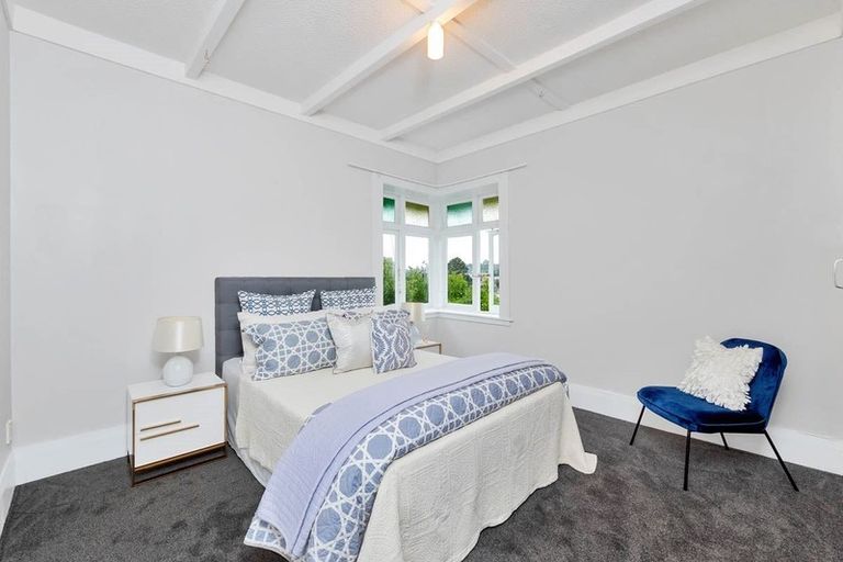 Photo of property in 2/55 Chislehurst Street, Henderson, Auckland, 0612