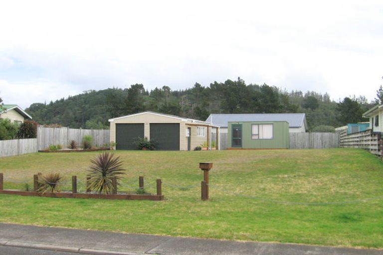Photo of property in 135 Lorraine Place, Whangamata, 3620