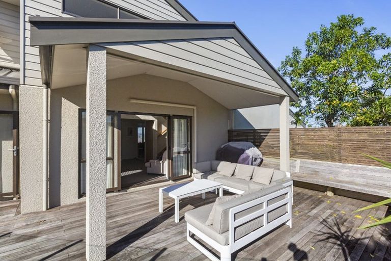 Photo of property in 21 Deanna Drive, West Harbour, Auckland, 0618