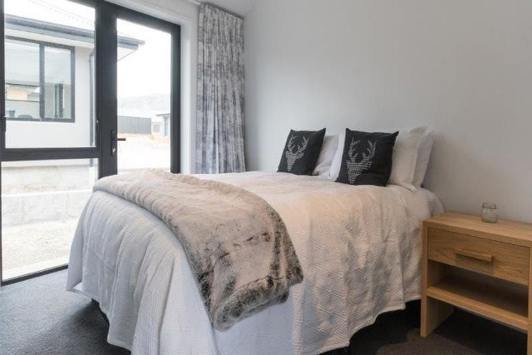 Photo of property in 6 Scurr Terrace, Wanaka, 9305