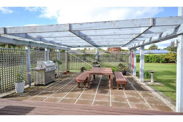 Photo of property in 12 Pa Road, Kerikeri, 0230