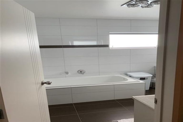 Photo of property in 65 Kirikiri Drive, Papakura, 2110