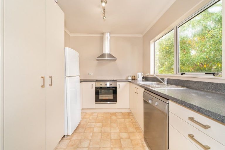 Photo of property in 32 Aniseed Grove, Timberlea, Upper Hutt, 5018