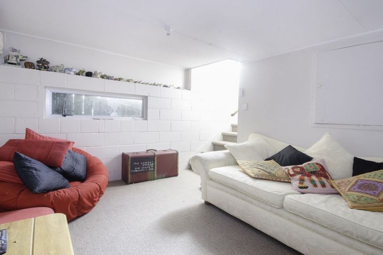 Photo of property in 9 Snowden Place, Raglan, 3225