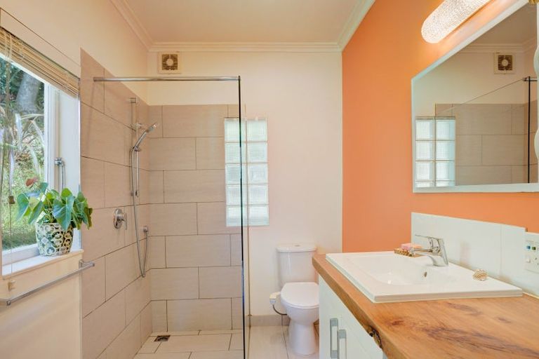 Photo of property in 40 Kings Road, Paihia, 0200