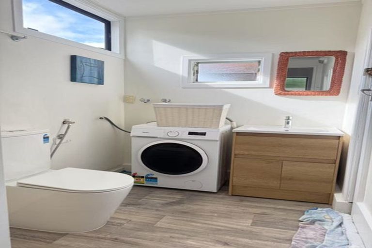 Photo of property in 3/392-394 Lake Road, Takapuna, Auckland, 0622