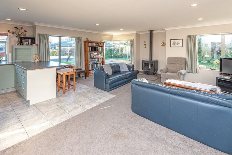 Photo of property in 6 Holdsworth Drive, Otamatea, Whanganui, 4500