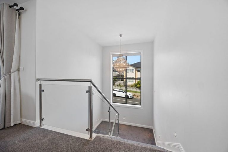 Photo of property in 2 Drumnaconagher Road, Flat Bush, Auckland, 2019