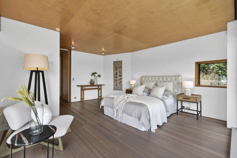 Photo of property in 94 Stanley Point Road, Stanley Point, Auckland, 0624