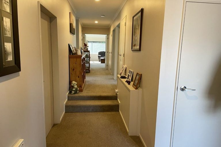 Photo of property in 23 James Nairn Grove, Riverstone Terraces, Upper Hutt, 5018