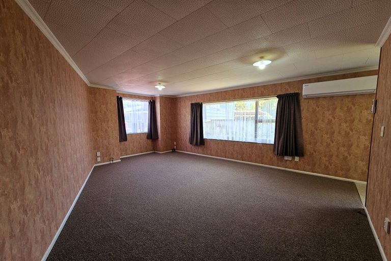 Photo of property in 8a Busby Place, Awapuni, Palmerston North, 4412