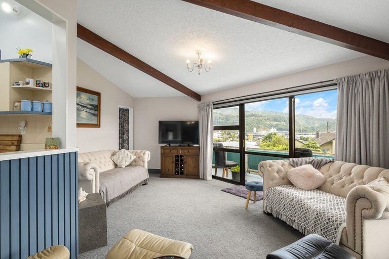 Photo of property in 6 Seaview Crescent, Picton, 7220