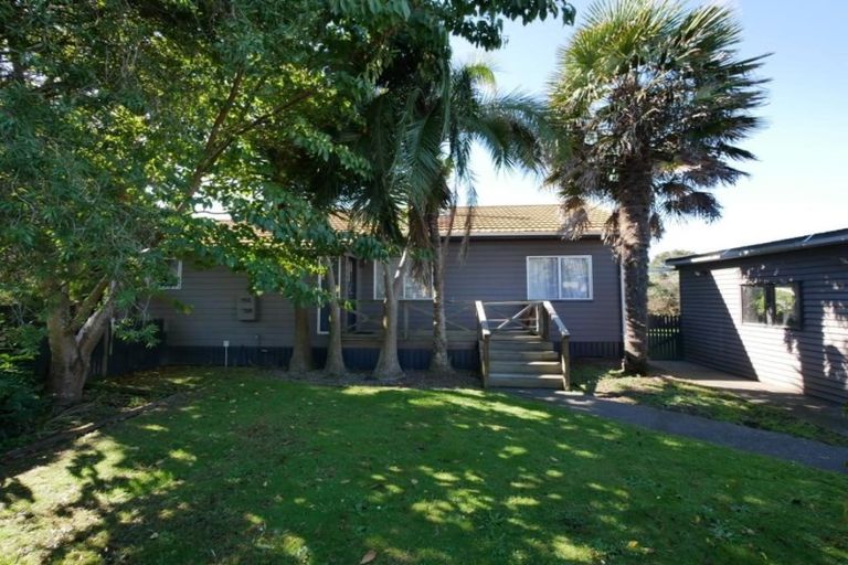 Photo of property in 1/90 Clevedon Road, Papakura, 2110