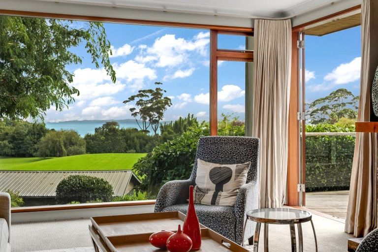 Photo of property in 247 Broomfields Road, Whitford, Howick, 2571