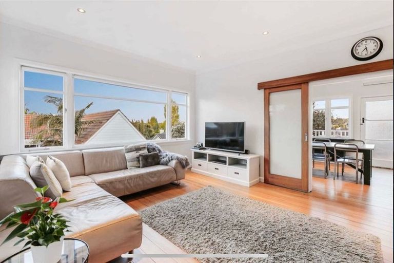 Photo of property in 2/5 Elderwood Lane, Belmont, Auckland, 0622